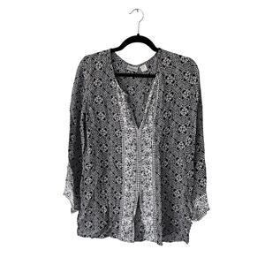 Chico's 100% Silk Black and White Floral Pattern Top Size 0 (US M)